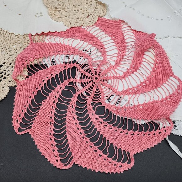 Lot of Battenburg and Crochet Linen Doilies Pillow Cover Bread Warmer VTG - Picture 2 of 12